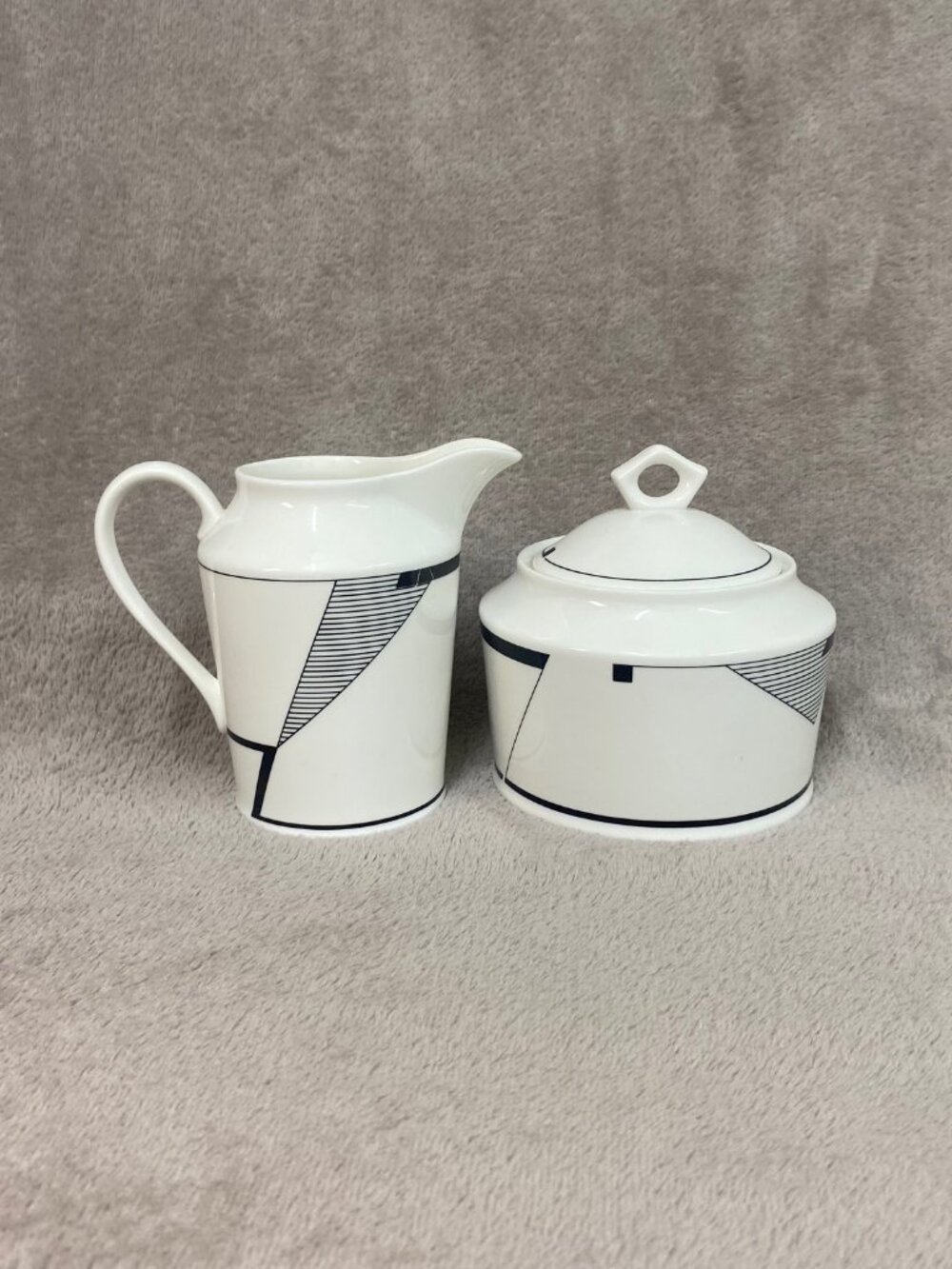 Christopher Stuart HK200 Optima Angles Creamer And Sugar W/ Lid Geometric Black